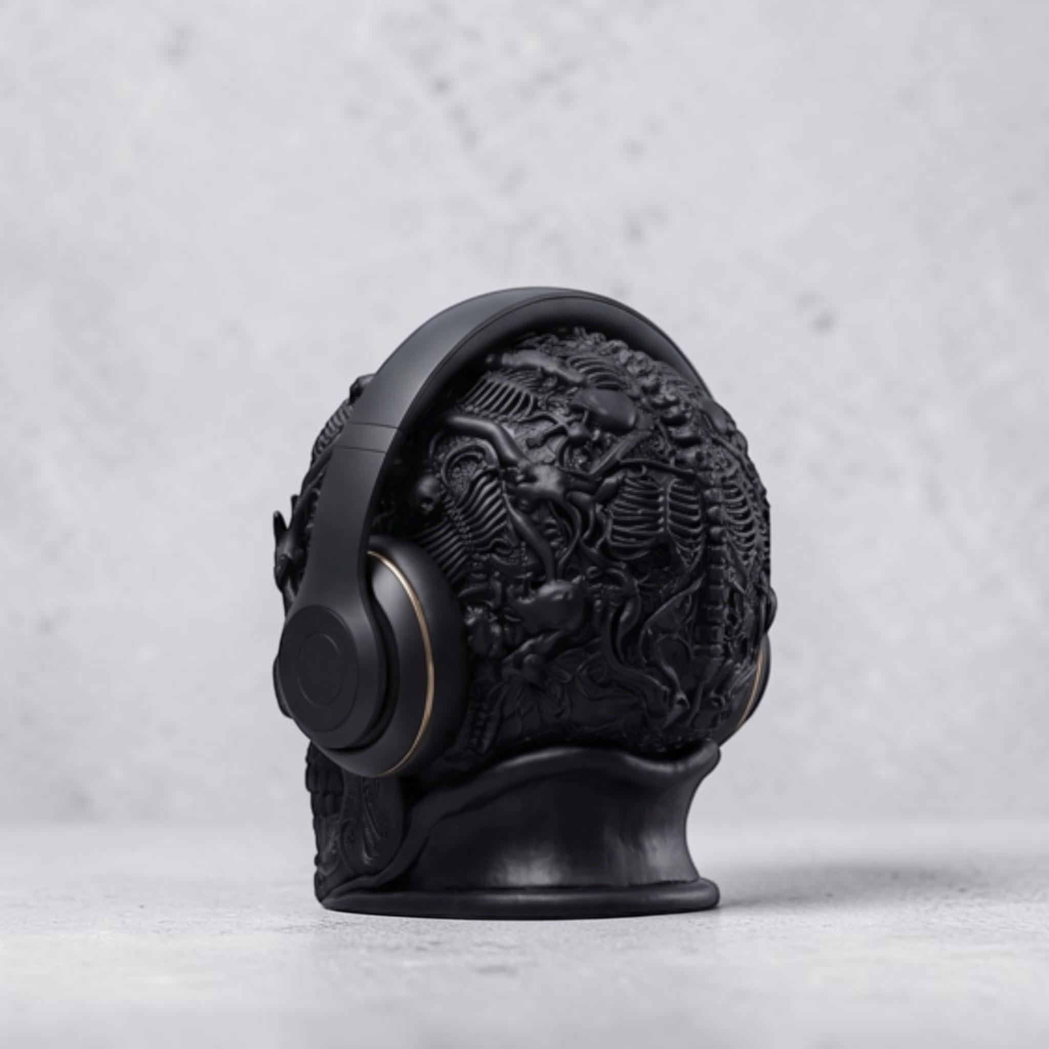 Gothic Skull Headphone Stand – Matte Black 3D Printed Gaming Decor