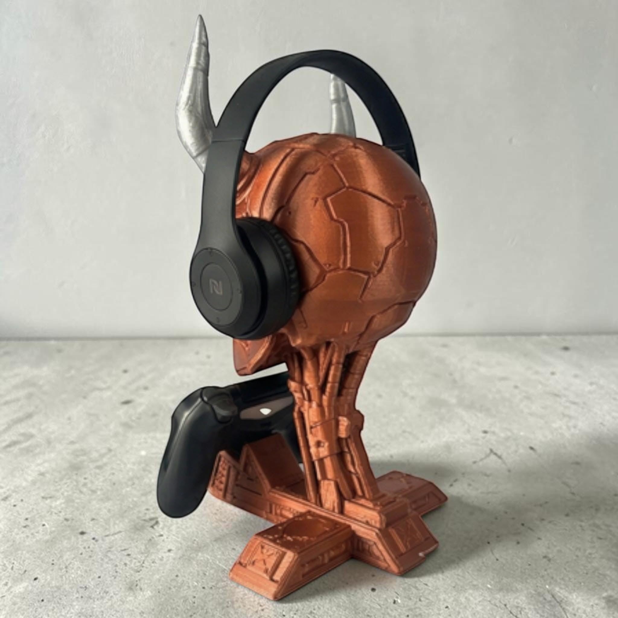 {{ product.title }} – 3D Printed Headphone Stand