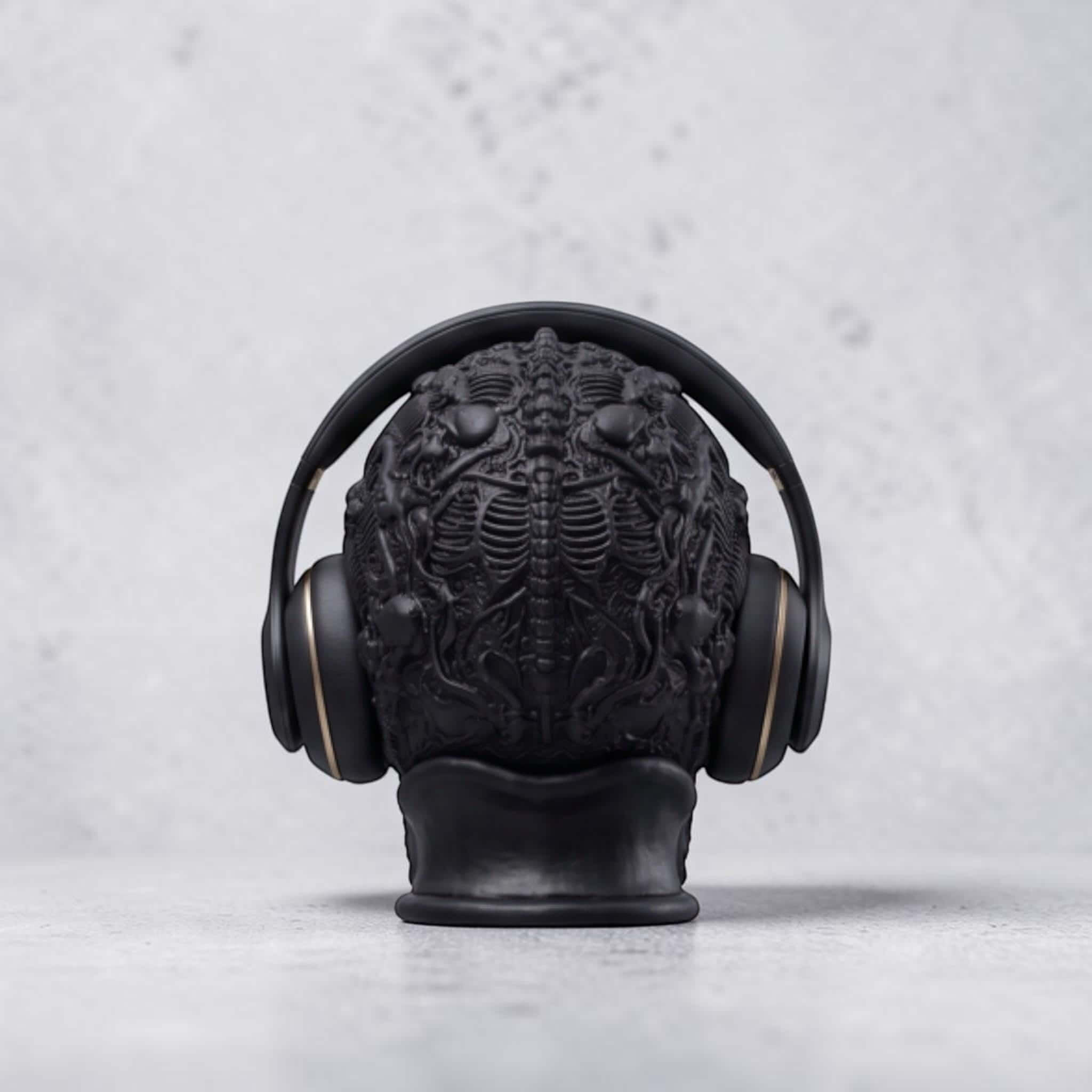 {{ product.title }} – 3D Printed Headphone Stand