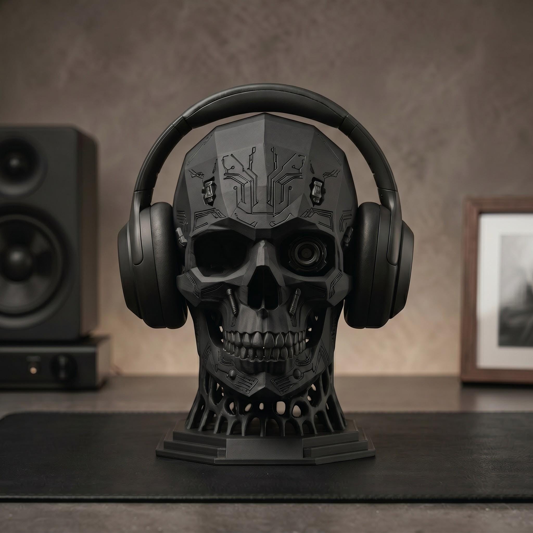 {{ product.title }} – 3D Printed Headphone Stand
