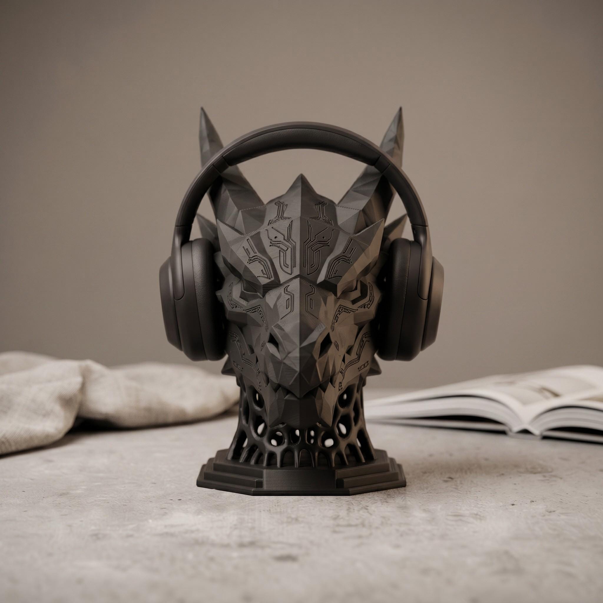 Mech Dragon Headset Stand – 3D Printed Sci-Fi Gaming Desk Decor – 3D printed headphone stand detail 4