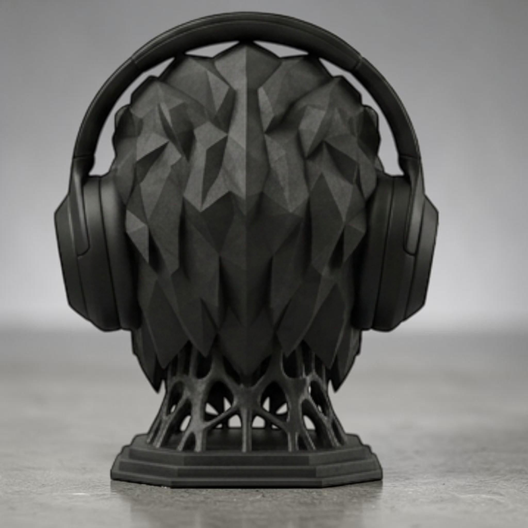 Majestic Lion Headphone Stand – 3D Printed Gaming Desk Art – 3D printed headphone stand detail 7