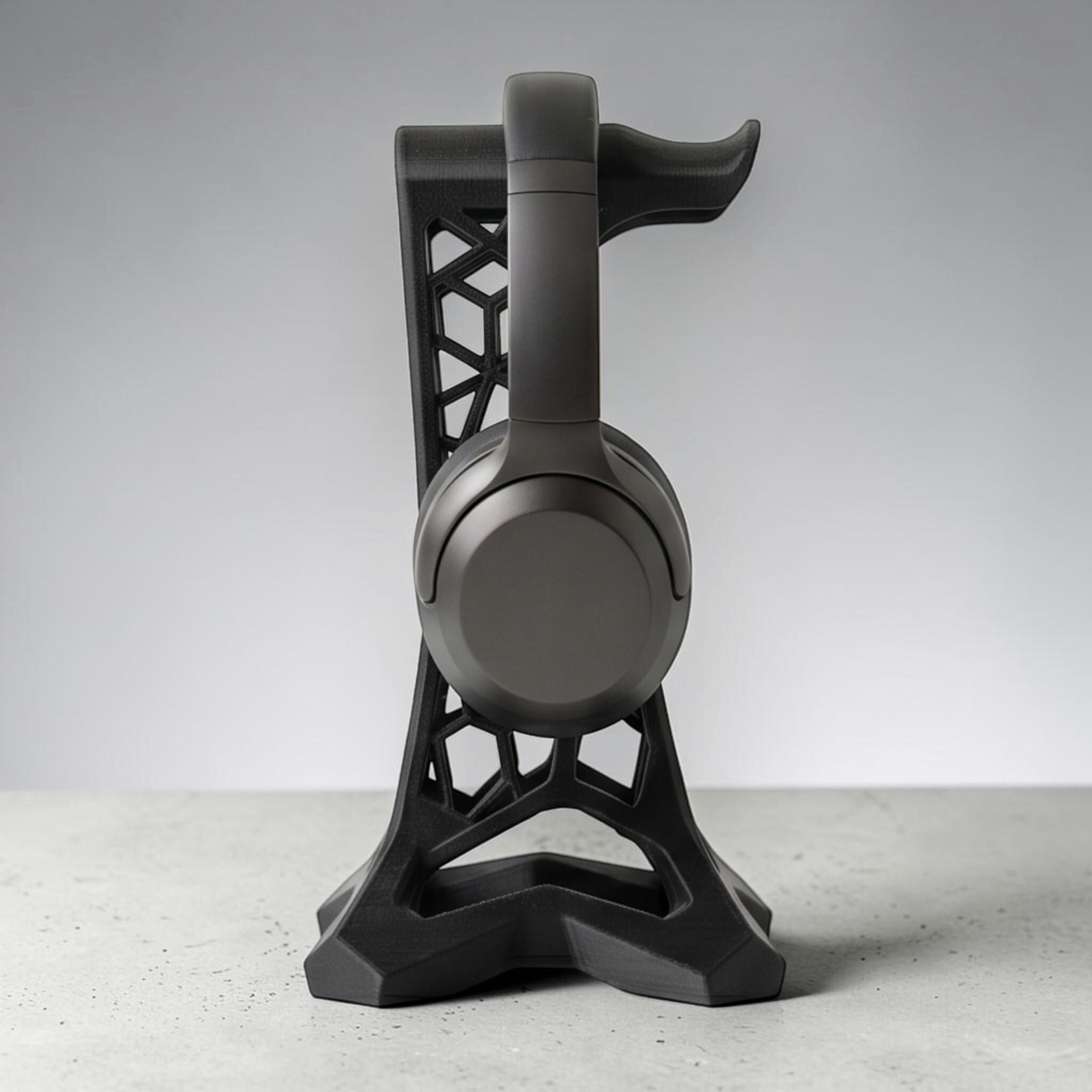 Geometric Lattice Headphone Stand – 3D Printed Black Studio Dock – 3D printed headphone stand detail 4