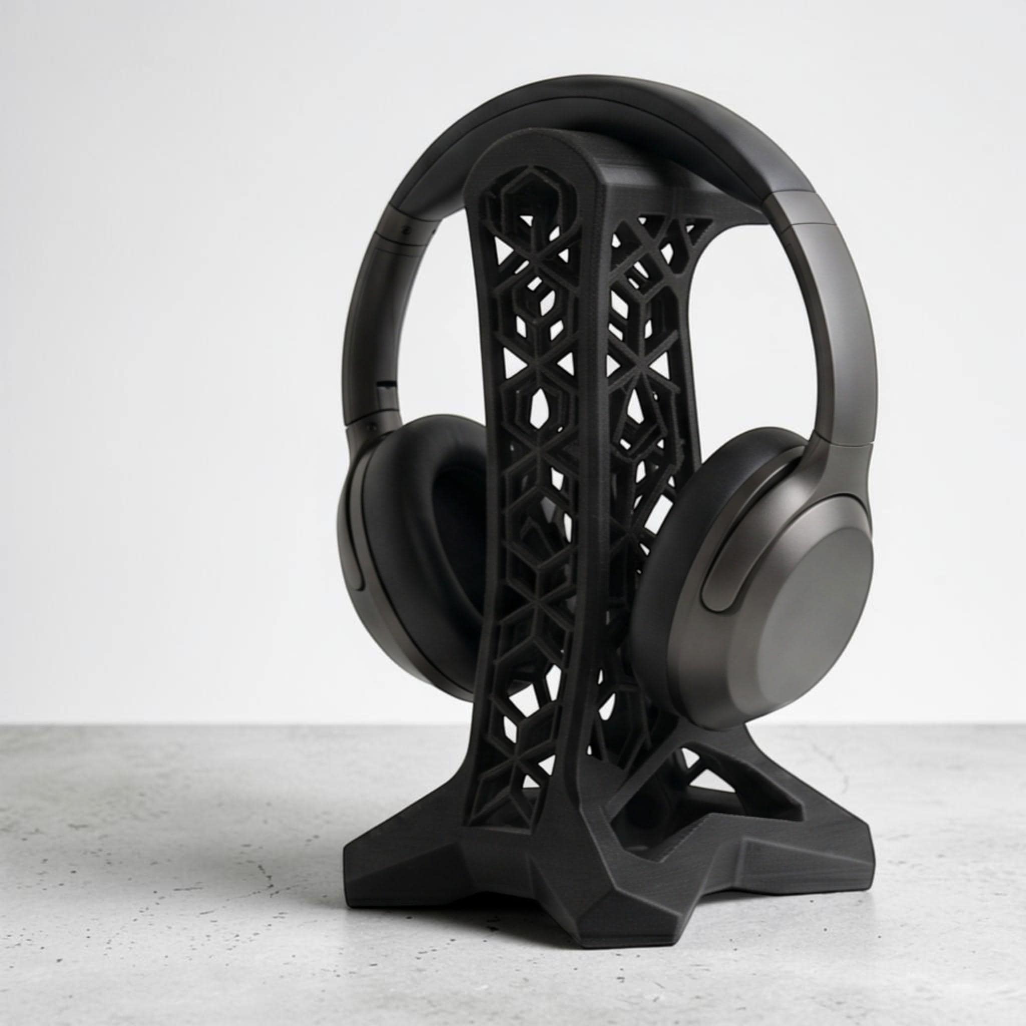 Geometric Lattice Headphone Stand – 3D Printed Black Studio Dock – 3D printed headphone stand detail 5